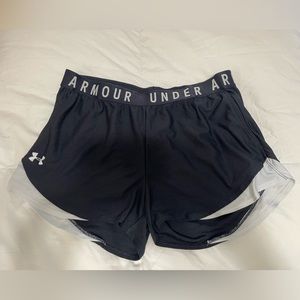 Under Armour Women’s Shorts Size L